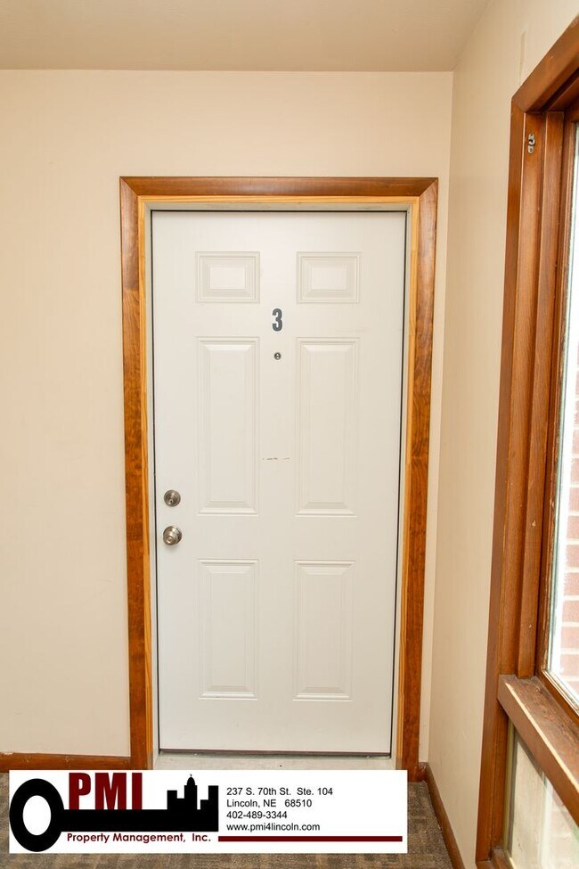 Foto del edificio - 2 Bedroom and 1.5 Bathroom Apartment Avail...