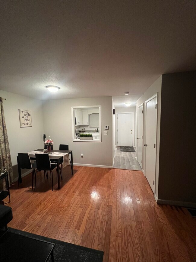 9 Avon Ct Unit 9, Beacon Falls, CT 06403 Condo for Rent in Beacon