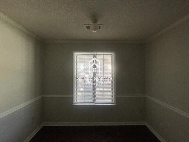 Foto del edificio - $300 OFF FIRST MONTHS RENT!