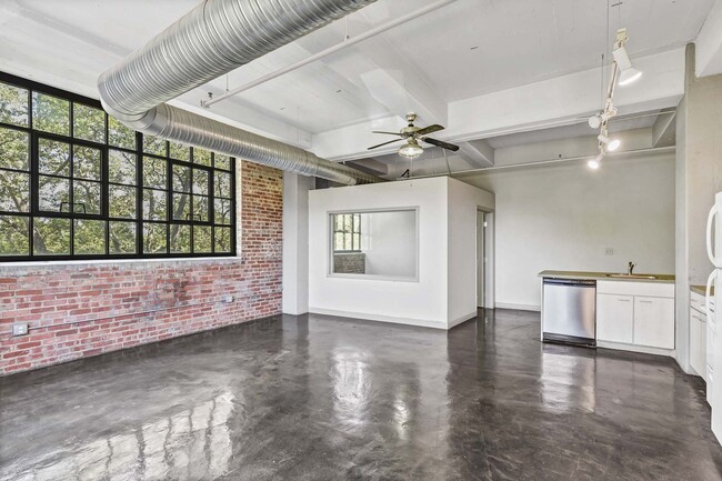 Interior Photo - Hyacinth Lofts