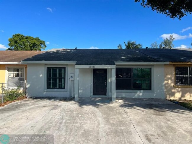Foto del edificio - 18043 NW 40th Pl