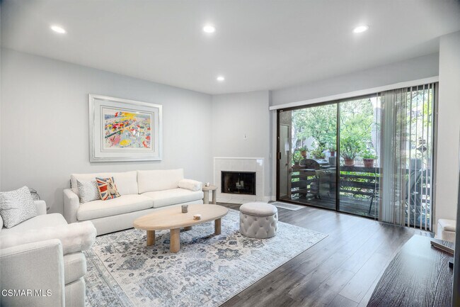 Foto del edificio - 21901 Burbank Blvd