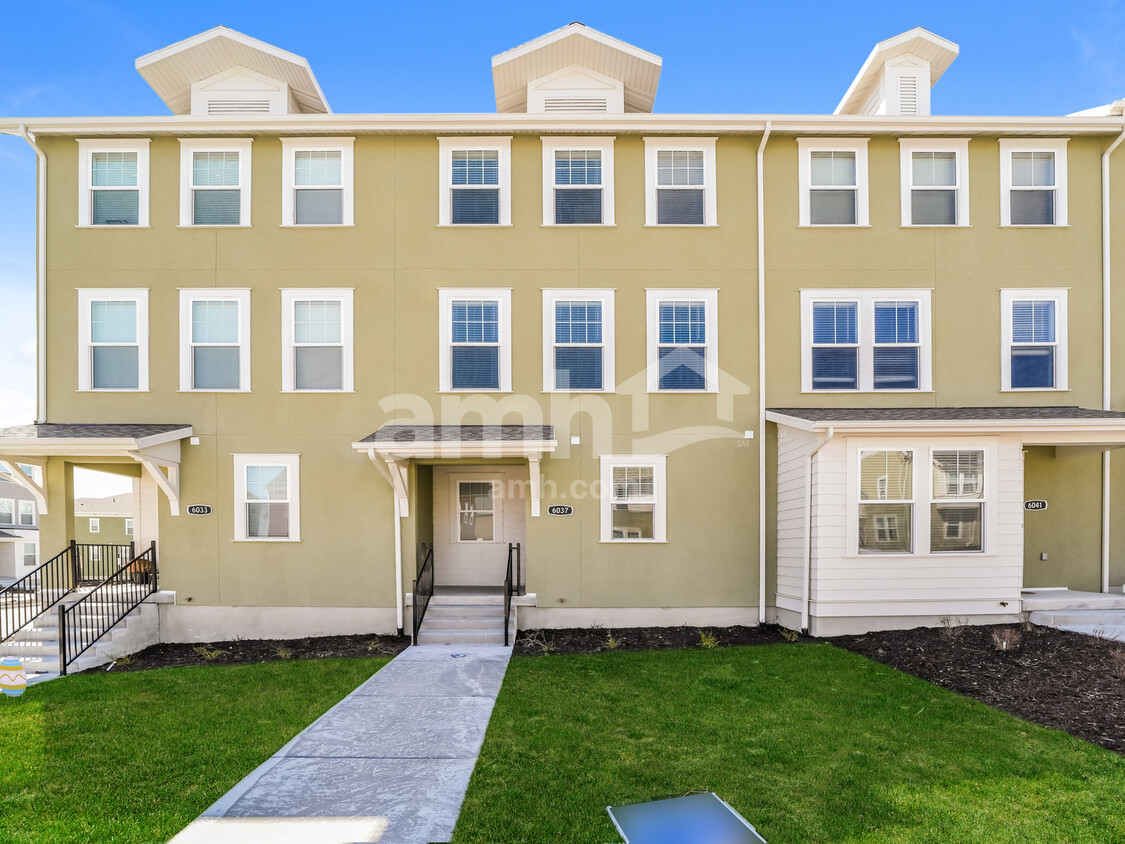 Foto principal - 6037 W Copperhawk Dr