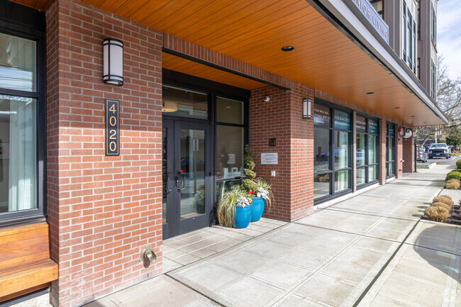 Building Photo - Empress Senior Living at Laurelhurst