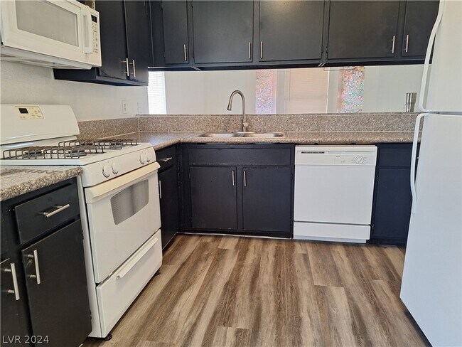 Building Photo - 1111 S Christy Ln