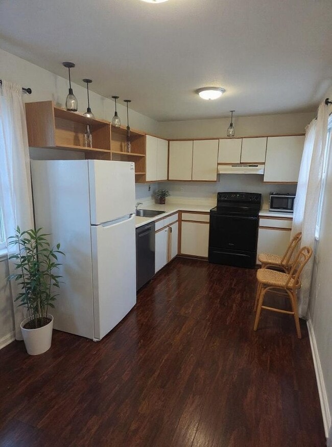 Building Photo - 2BR Apartment Available in Bridgeport! (Wi...