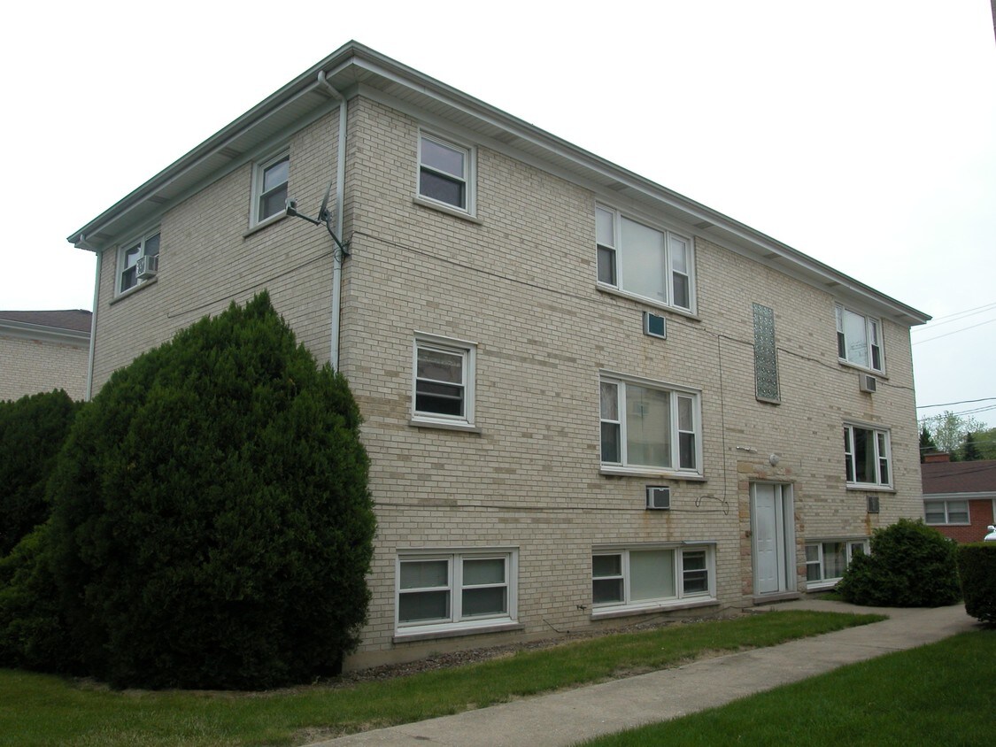 Primary Photo - 740 E North Broadway St