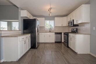 Building Photo - 12041 Van Gogh Dr