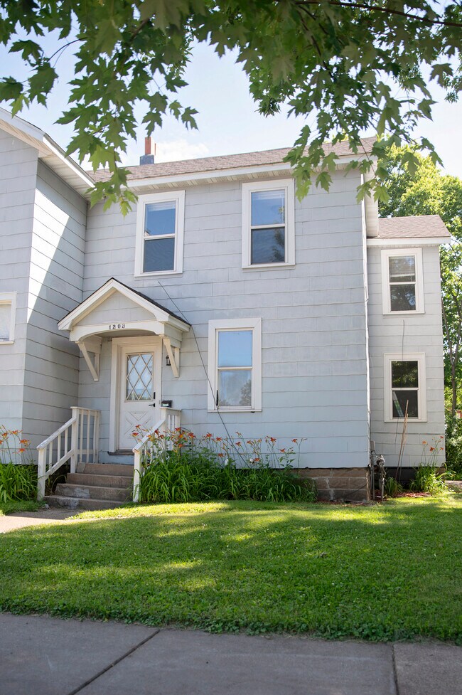 Foto del edificio - 1203 S Farwell St