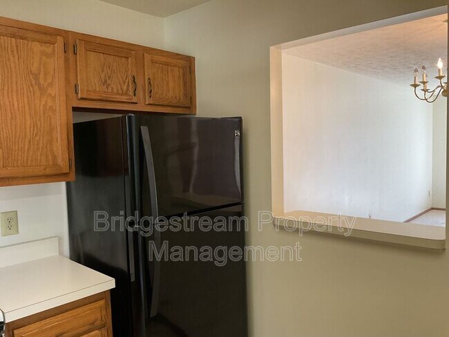 Foto del edificio - 4579 Burchdale St