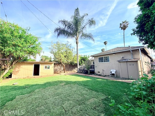 Building Photo - 15459 Three Palms St