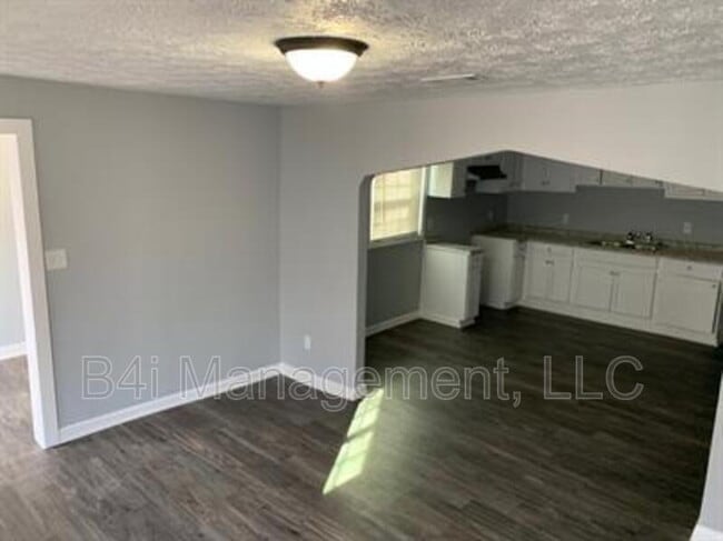 Foto del edificio - 1201 Lake Dr