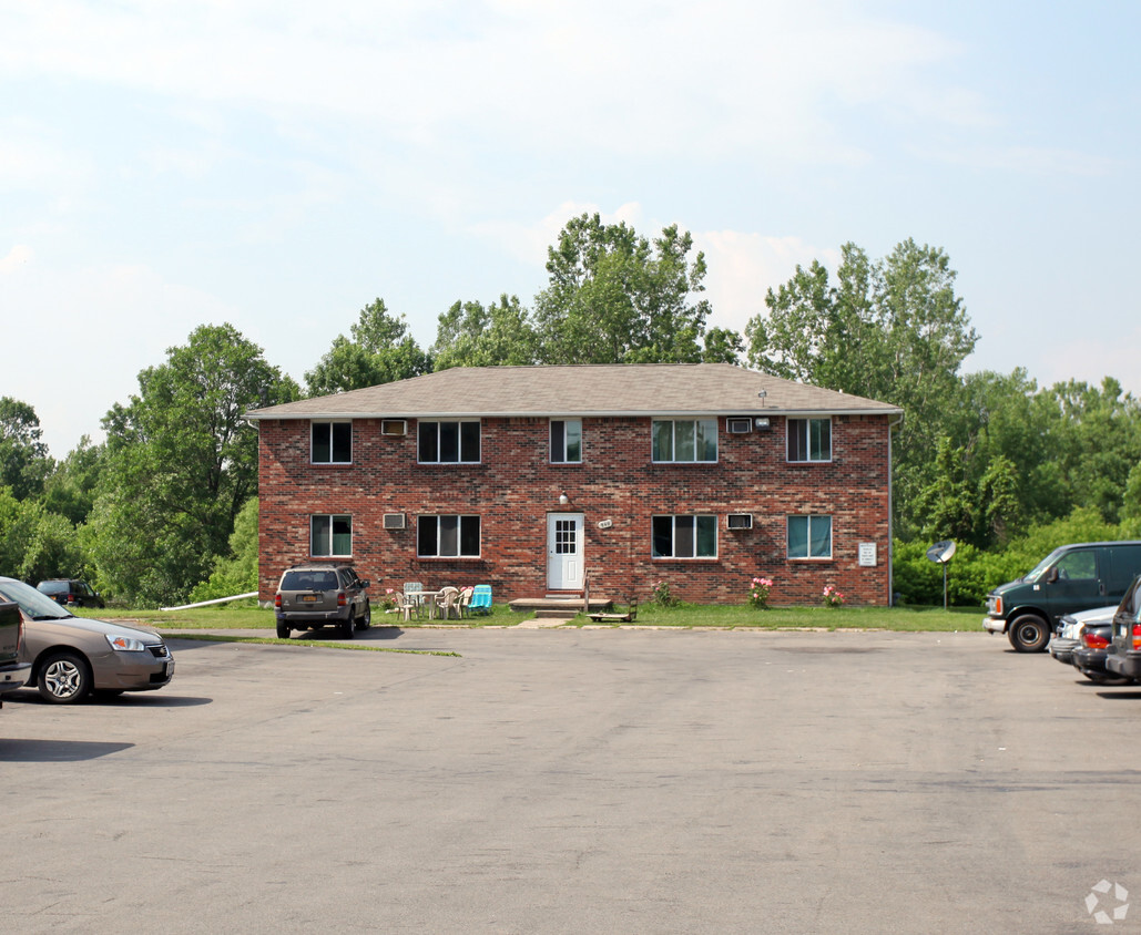 French Road Apartments - 808-848 French Rd Apts