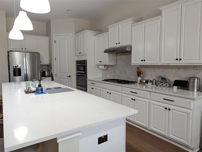 Foto del edificio - 10005 Ivalenes Hope Dr