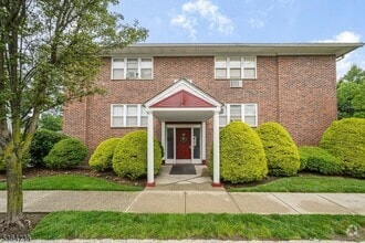 Building Photo - 153 Garden Ave