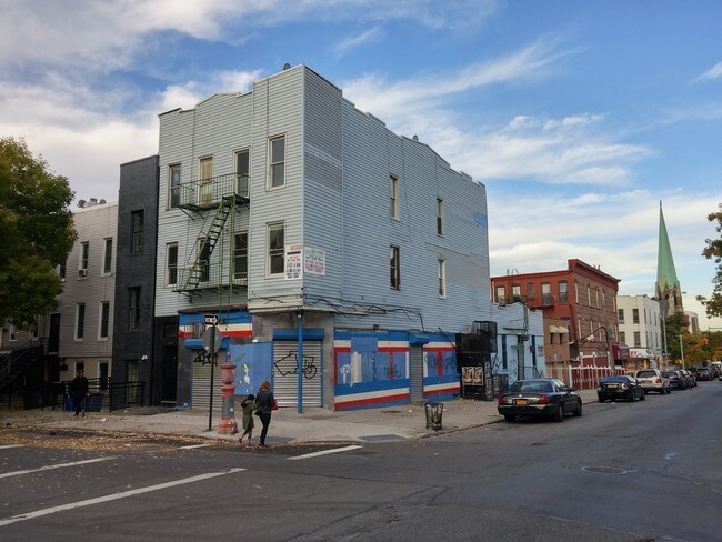 Foto del edificio - 628 Knickerbocker Ave