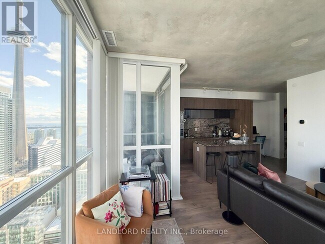 Photo du bâtiment - 88 Blue Jays Way