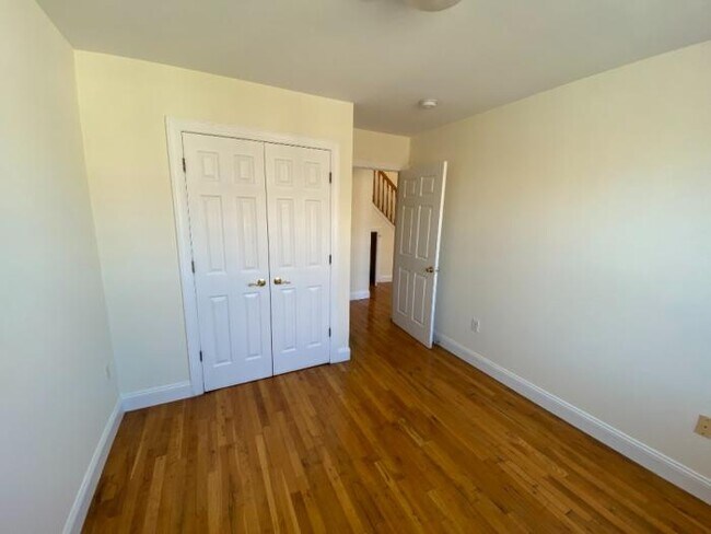 Building Photo - 2 bedroom in JERSEY CITY NJ 07306