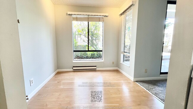 Foto del edificio - Large 1BR/1BA With Lots of Storage at Wate...