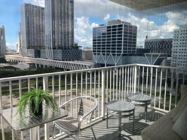 Foto del edificio - 800 N Miami Ave