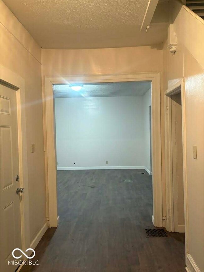 Foto del edificio - 1014 W 33rd St