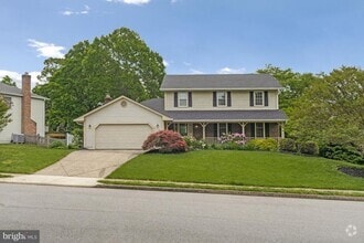 Building Photo - 2689 Glencroft Rd