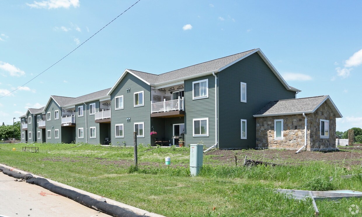 Building Photo - 3421-3445 Logan Dr