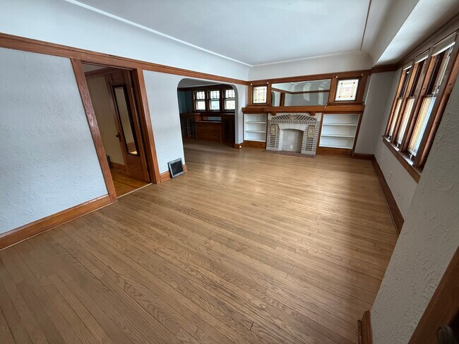 Sala de estar - 2534 N 61st St