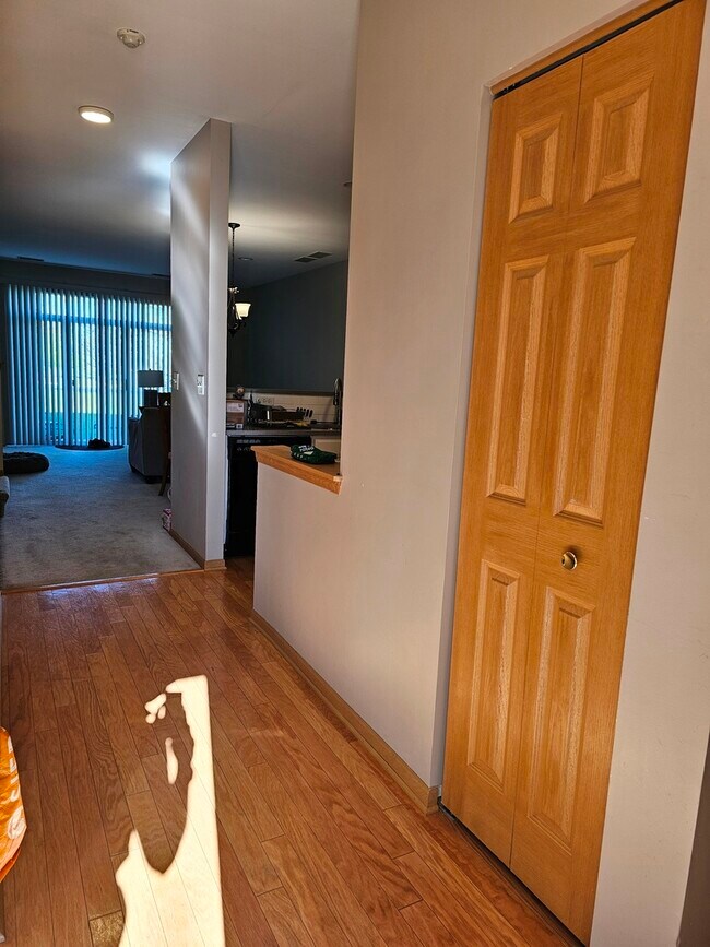 Building Photo - 708 Woodewind Dr