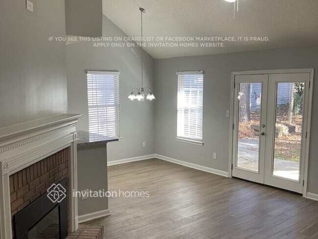 Building Photo - 612 N Fairfield Dr