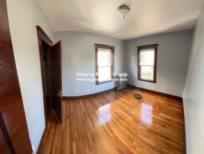 Foto del edificio - 102 Fuller St