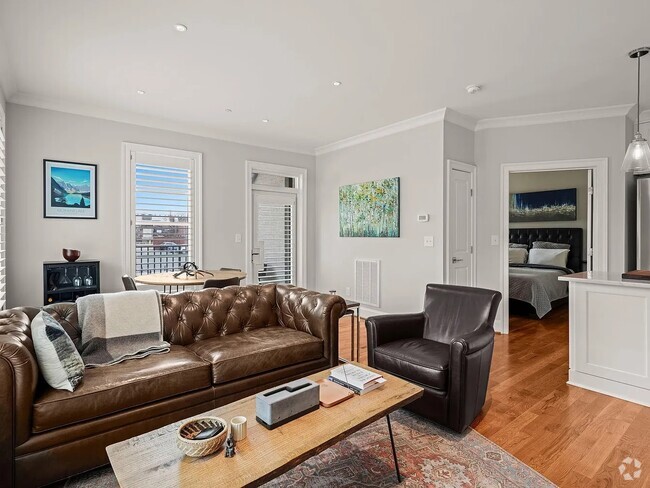 Building Photo - 605 Smedes Pl
