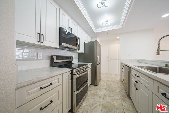 Foto del edificio - 600 W 9th St
