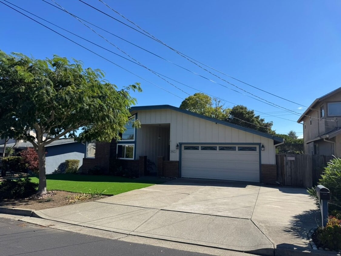 Primary Photo - Beautifully Updated 3-Bedroom Home – First...