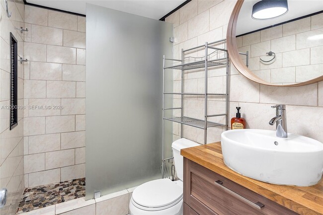 Foto del edificio - 7010 NW 186th St