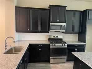 Foto del edificio - 8026 Whisper Grove Dr