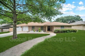 Building Photo - 6015 Windhaven Dr