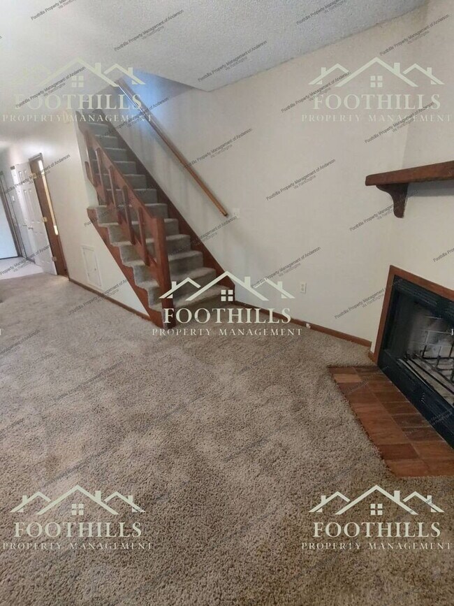 Foto del edificio - 4406 Lexington Way