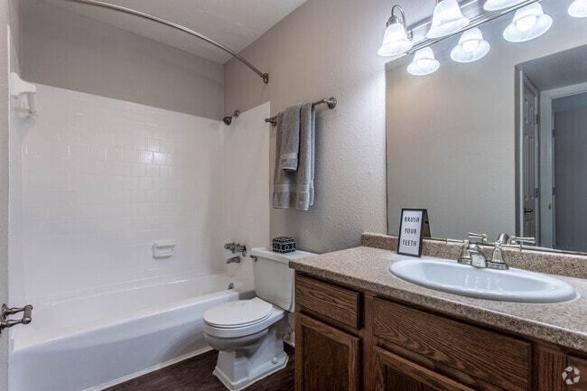 1 BR, 1 BA - 686 SF - The Terraces on Brompton Apartments