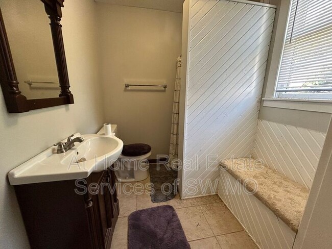 Foto del edificio - 818 W Monroe Terrace