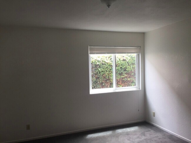 Building Photo - 6709 Trigo Rd