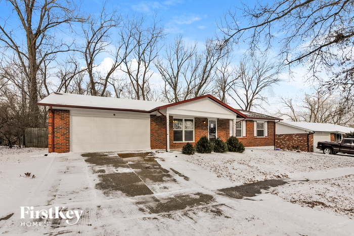 Primary Photo - 2329 Outlook Dr