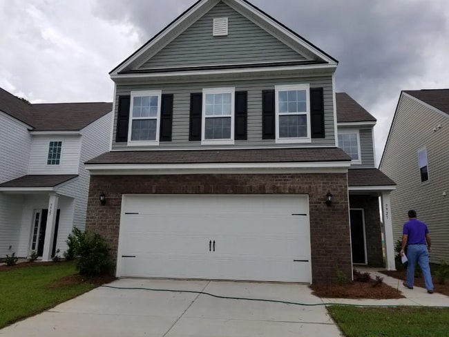 Building Photo - 9925 Honeylocust Ln