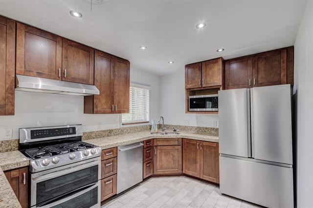 Foto del edificio - 8730 Gladwood Ln