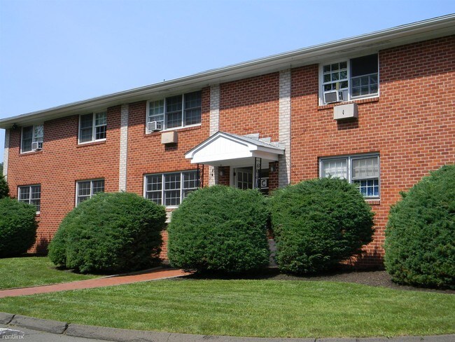 Building Photo - 1739 Foxon Rd