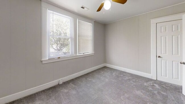 Building Photo - 3 Bedroom with Spacious basement