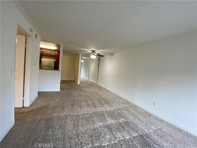 Foto del edificio - 5515 Canoga Ave
