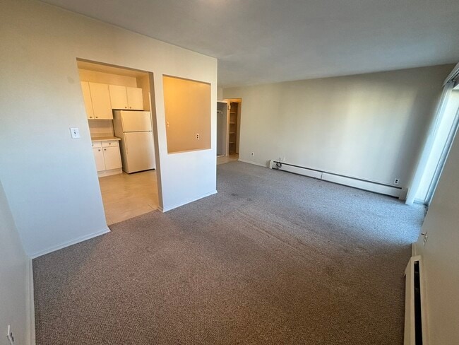 Building Photo - 10 Esson St