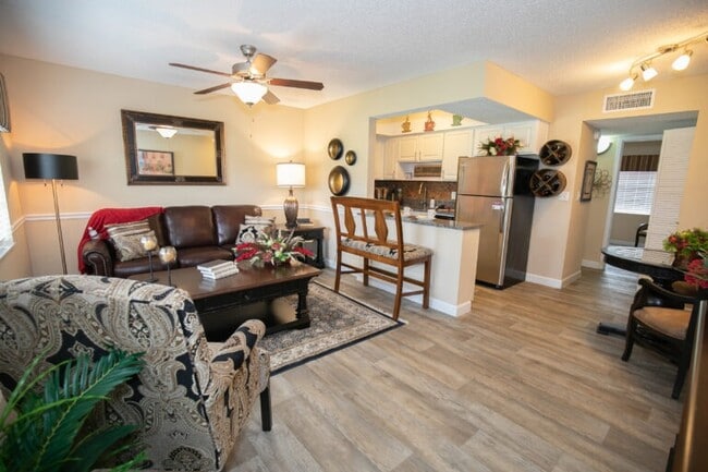 Photo - 2035 Philippe Pkwy Apartment