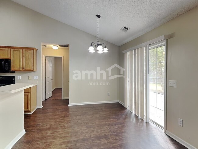 Building Photo - 821 Beranda Cir